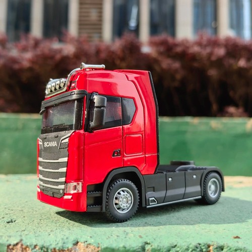 Scale diecast truck - diecast, model
